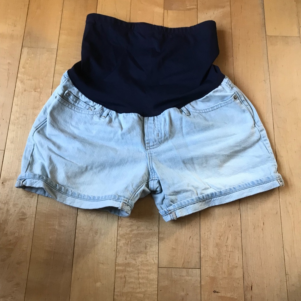 Maternity shorts